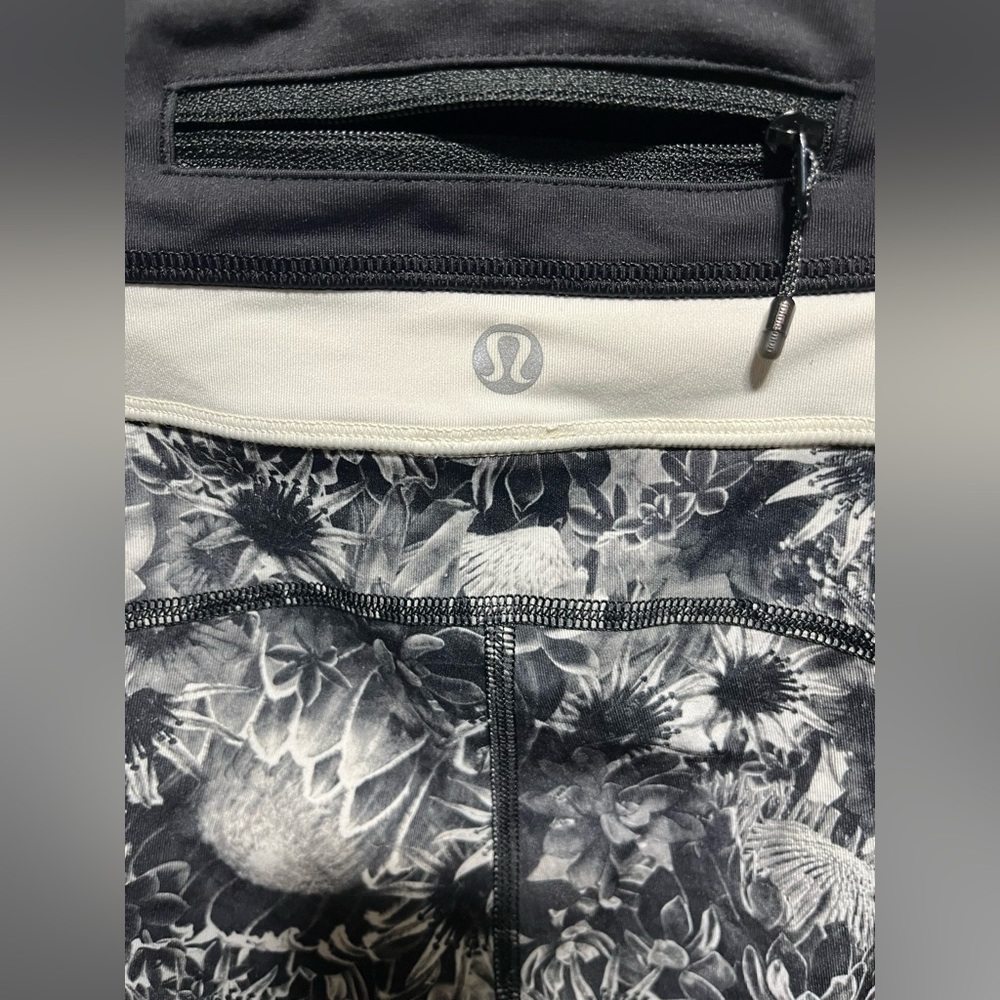 Lululemon Athletica Black and White Floral Leggings - Picture 3 of 5